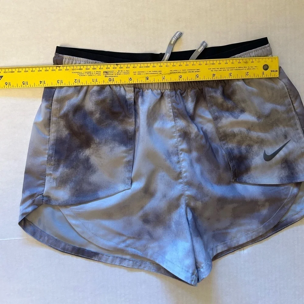 Nike women’s Tempo Luxe Icon Clash lined running shorts Lightweight Sz-XS. T9